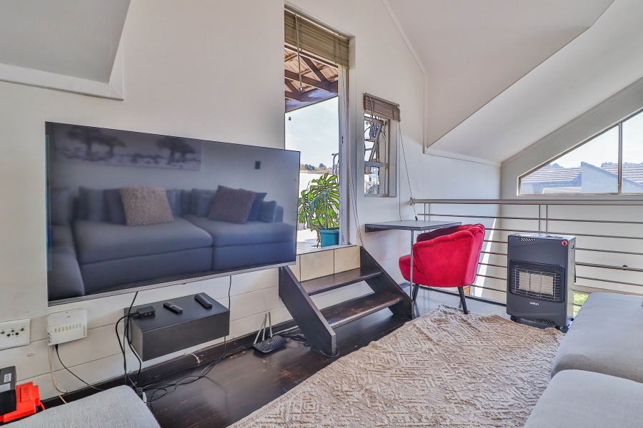 1 Bedroom Property for Sale in Bryanston Gauteng