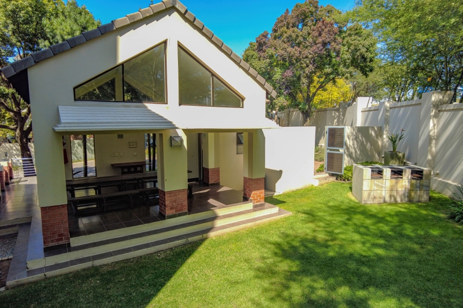 1 Bedroom Property for Sale in Bryanston Gauteng