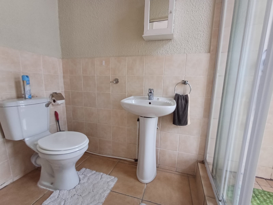 To Let 2 Bedroom Property for Rent in Kimbult A H Gauteng