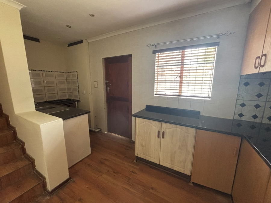To Let 3 Bedroom Property for Rent in Linden Gauteng