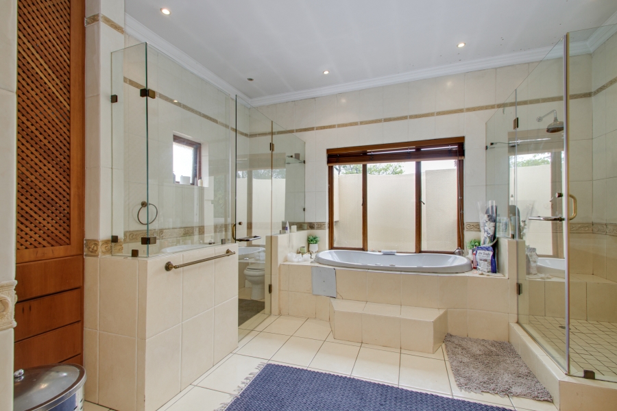 To Let 5 Bedroom Property for Rent in Dainfern Golf Estate Gauteng