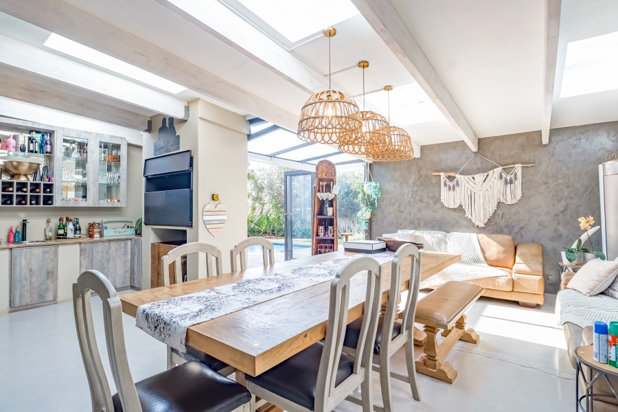 4 Bedroom Property for Sale in Willow Acres Gauteng