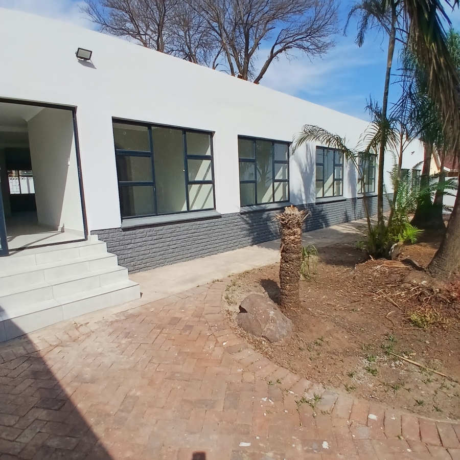 4 Bedroom Property for Sale in Annlin Gauteng