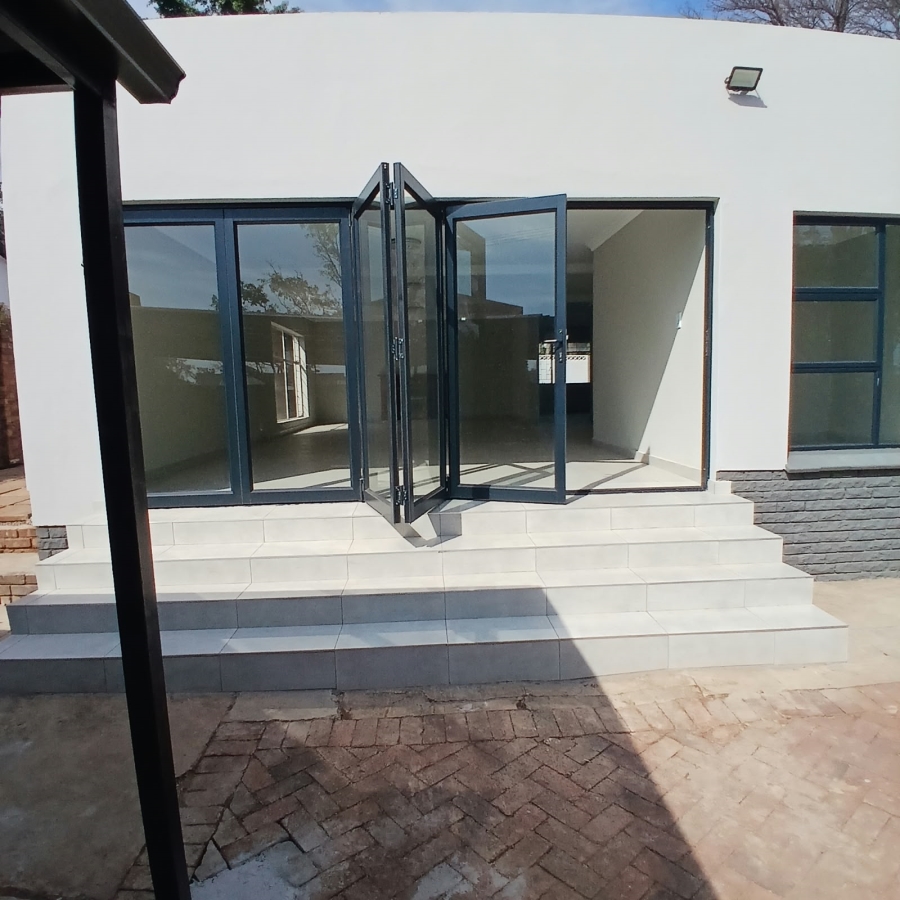 4 Bedroom Property for Sale in Annlin Gauteng