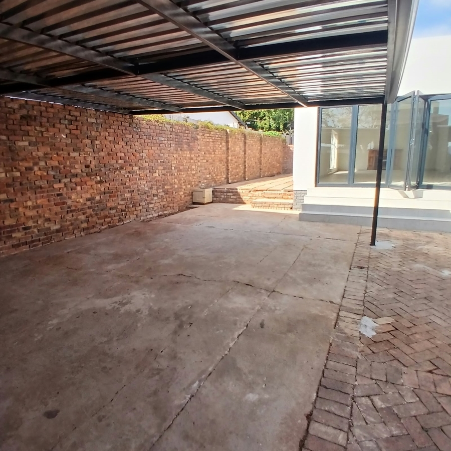 4 Bedroom Property for Sale in Annlin Gauteng