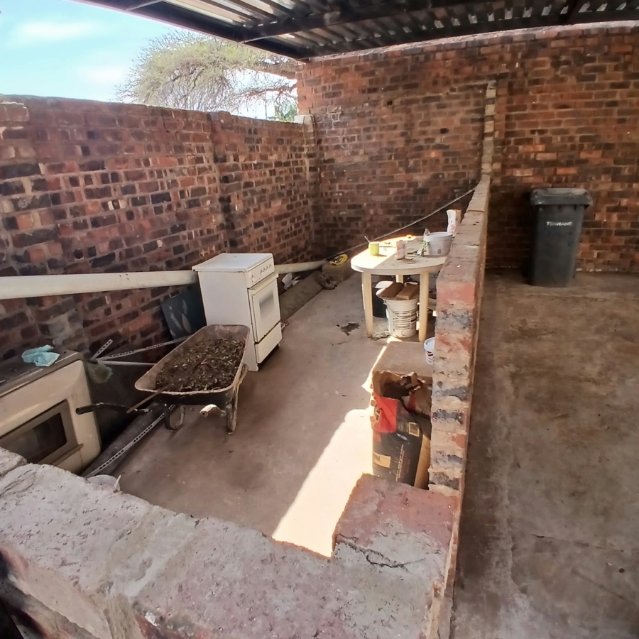 4 Bedroom Property for Sale in Annlin Gauteng