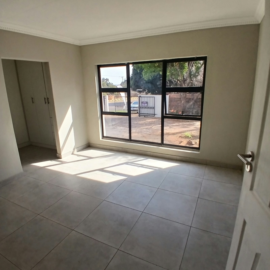 4 Bedroom Property for Sale in Annlin Gauteng