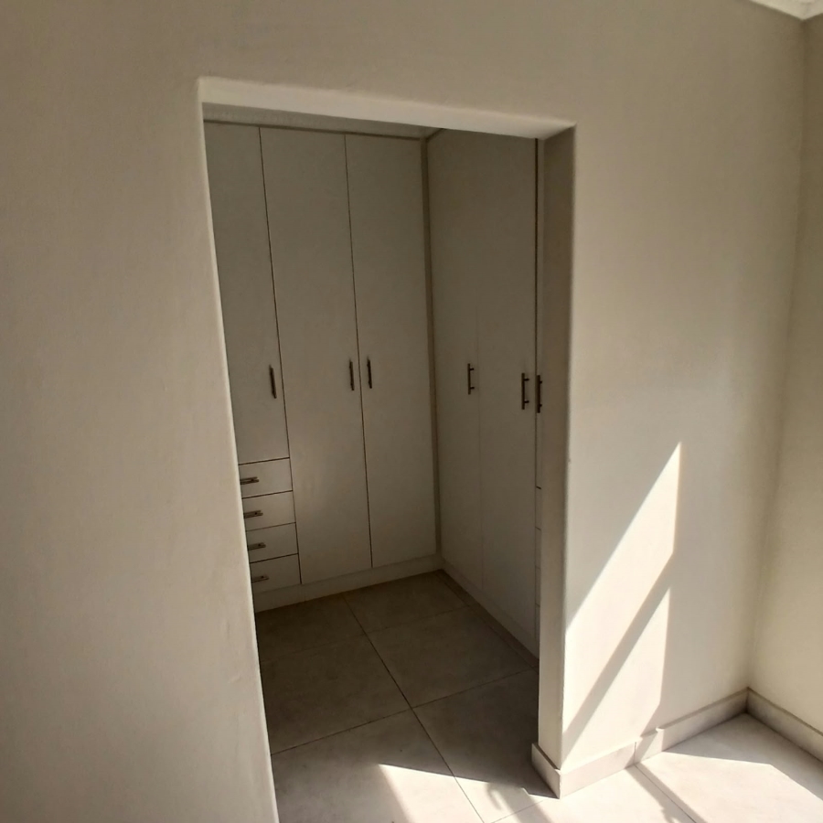 4 Bedroom Property for Sale in Annlin Gauteng