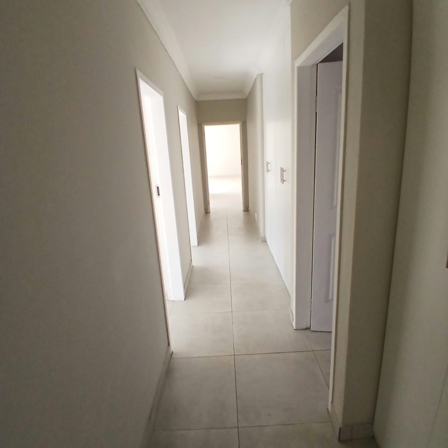 4 Bedroom Property for Sale in Annlin Gauteng