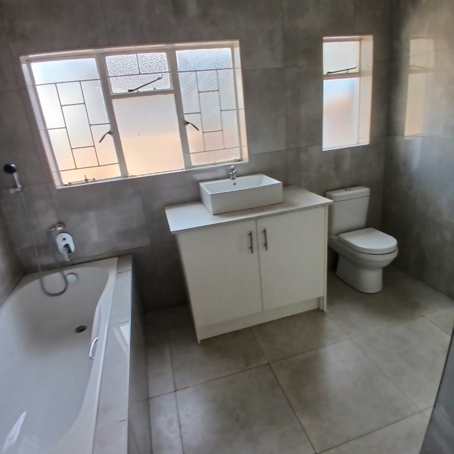 4 Bedroom Property for Sale in Annlin Gauteng