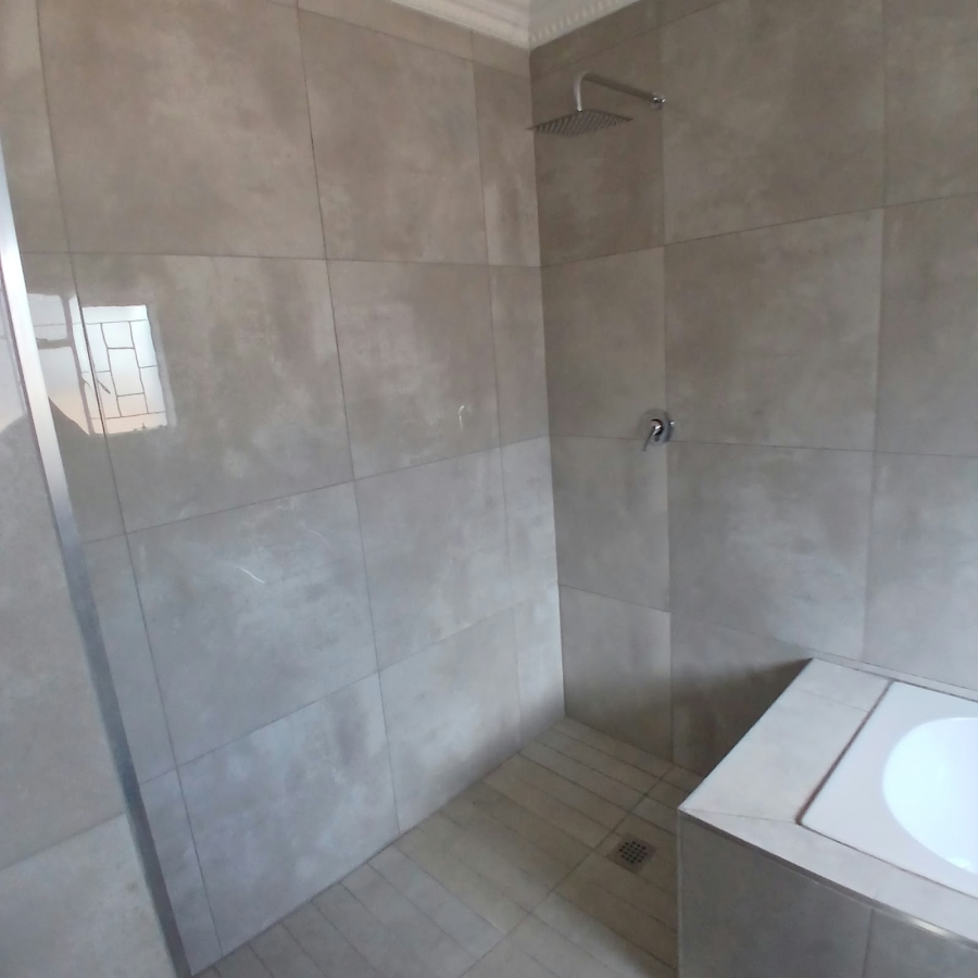 4 Bedroom Property for Sale in Annlin Gauteng