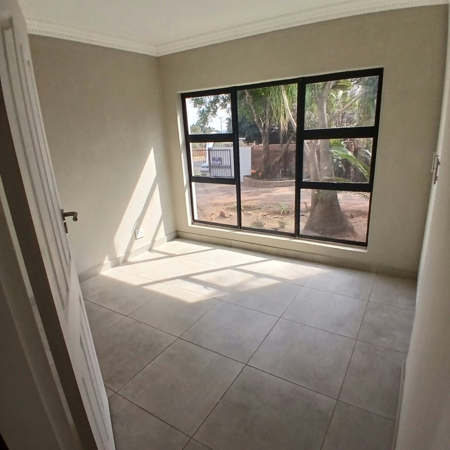 4 Bedroom Property for Sale in Annlin Gauteng