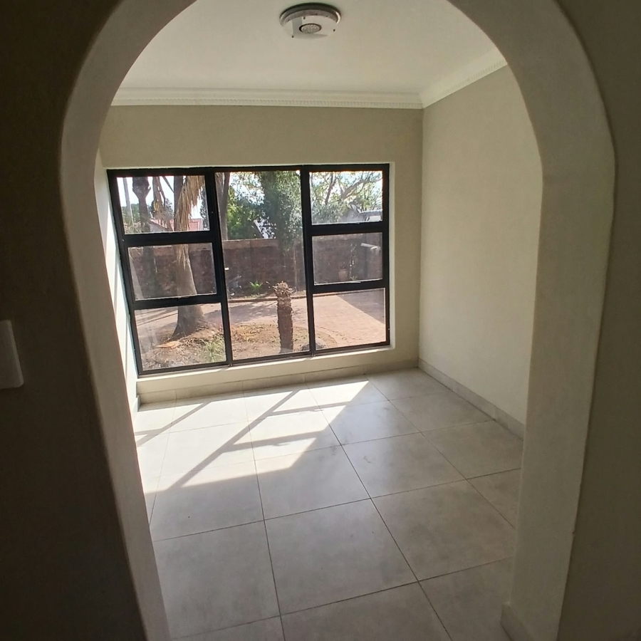 4 Bedroom Property for Sale in Annlin Gauteng