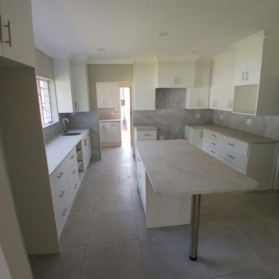 4 Bedroom Property for Sale in Annlin Gauteng