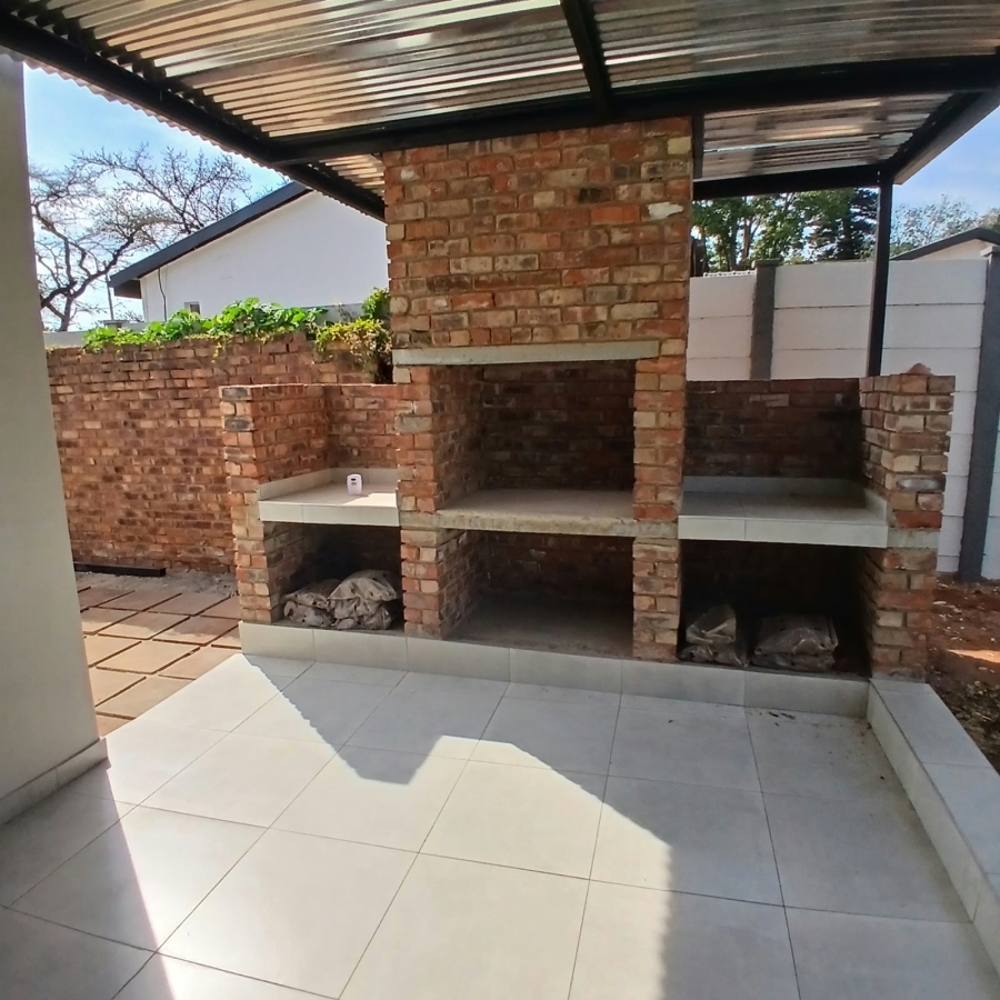 4 Bedroom Property for Sale in Annlin Gauteng