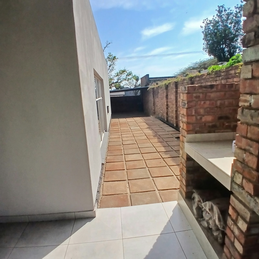 4 Bedroom Property for Sale in Annlin Gauteng