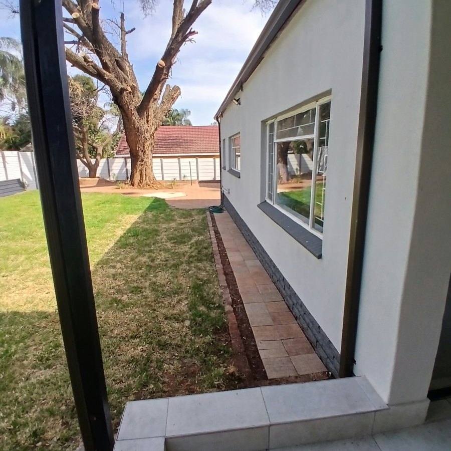 4 Bedroom Property for Sale in Annlin Gauteng
