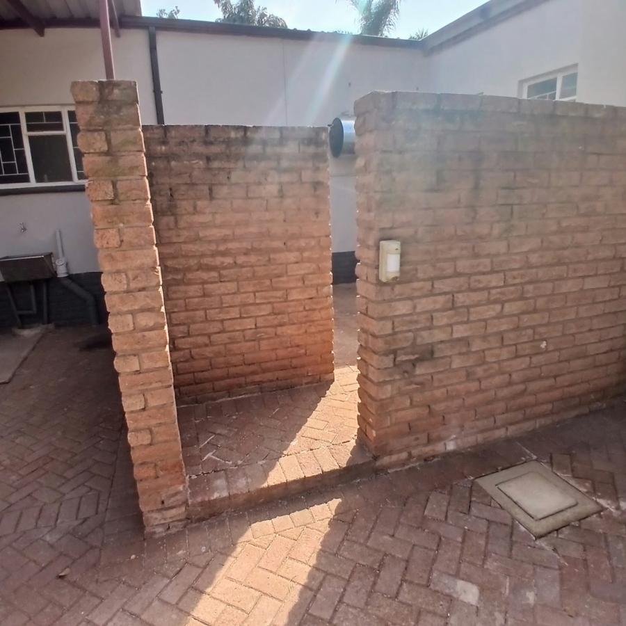 4 Bedroom Property for Sale in Annlin Gauteng