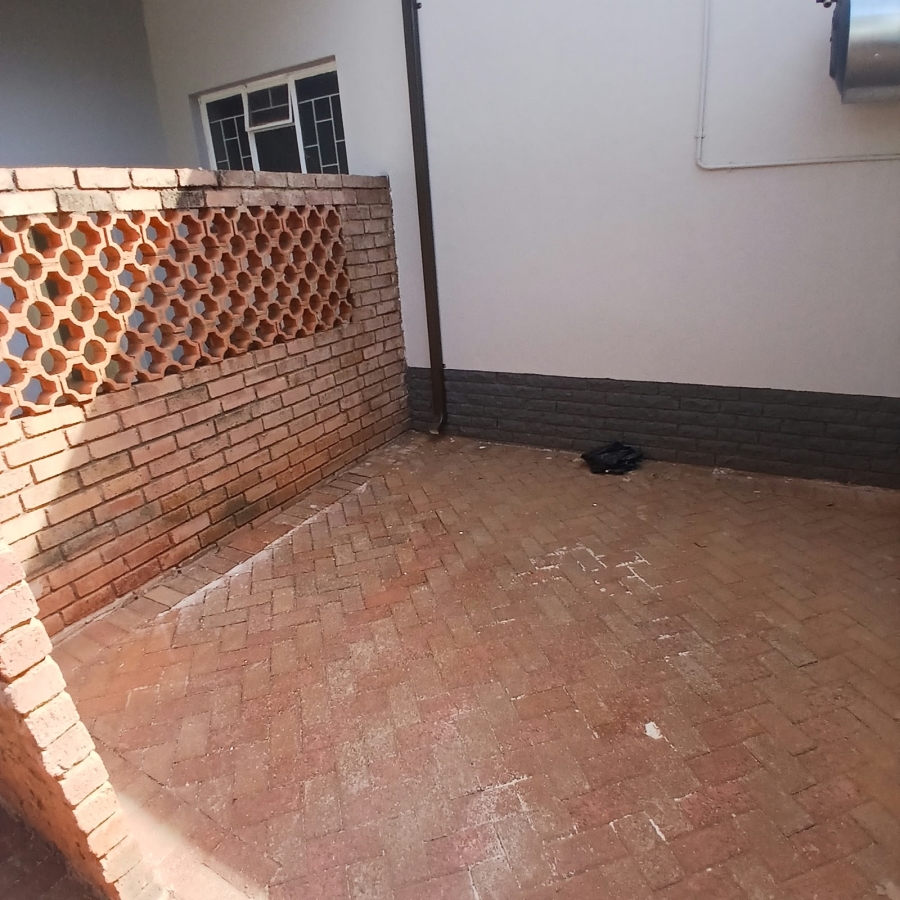 4 Bedroom Property for Sale in Annlin Gauteng