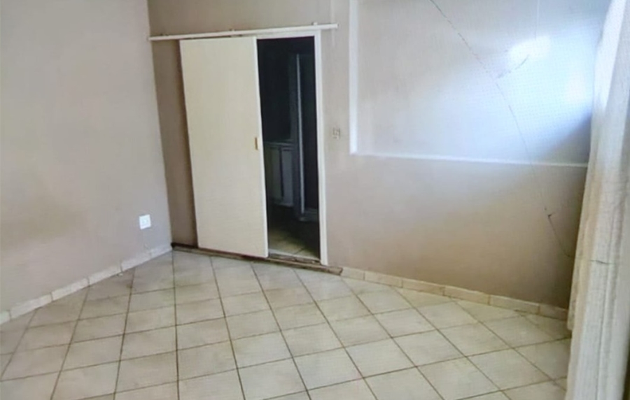 To Let 1 Bedroom Property for Rent in Capital Park Gauteng