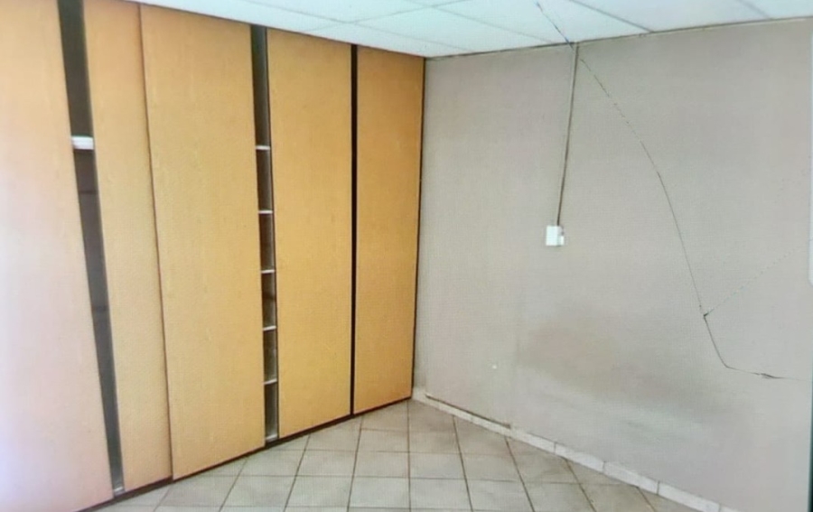 To Let 1 Bedroom Property for Rent in Capital Park Gauteng