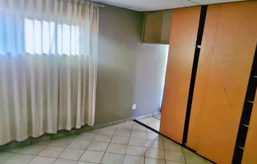 To Let 1 Bedroom Property for Rent in Capital Park Gauteng