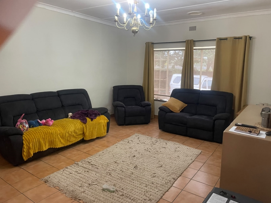 To Let 3 Bedroom Property for Rent in Queenswood Gauteng