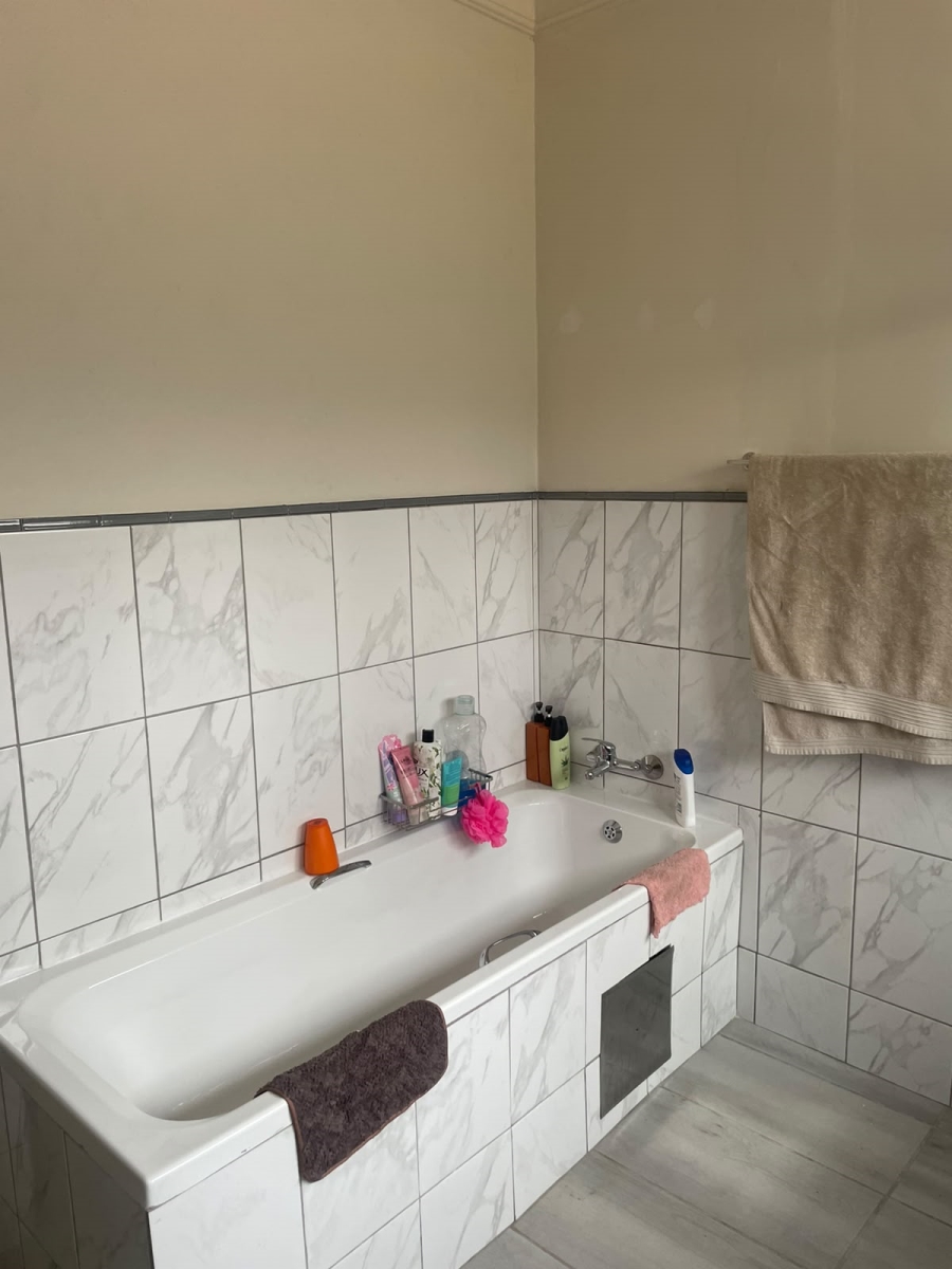To Let 3 Bedroom Property for Rent in Queenswood Gauteng