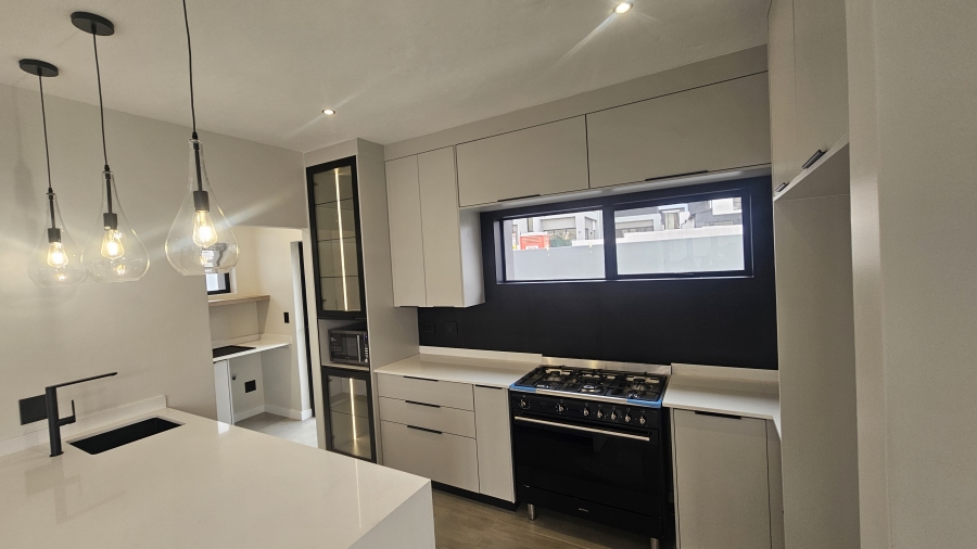 4 Bedroom Property for Sale in Fountainbrook Estate Gauteng