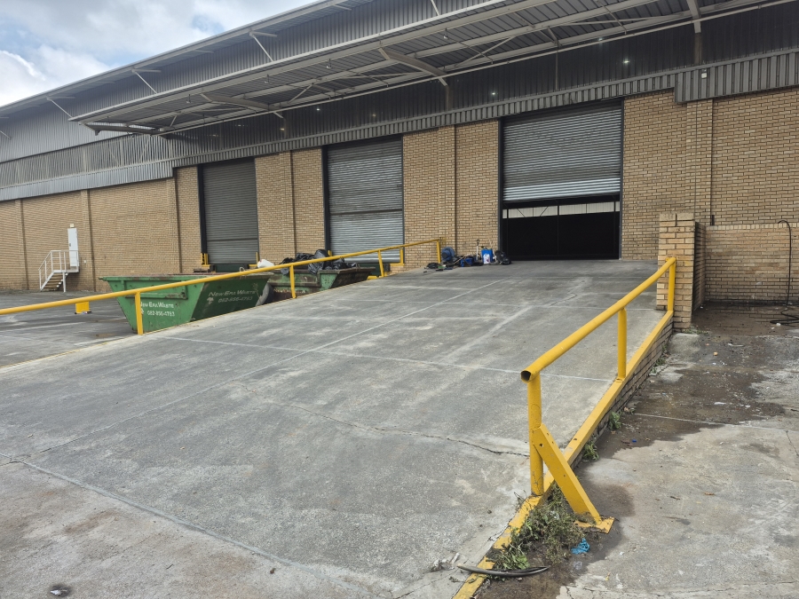 To Let Commercial Property for Rent in Longmeadow Gauteng