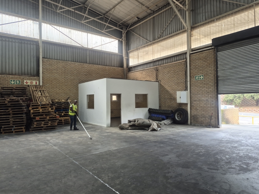 To Let Commercial Property for Rent in Longmeadow Gauteng