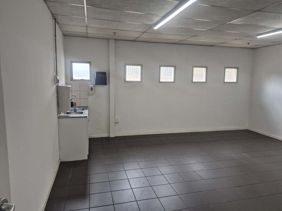 To Let Commercial Property for Rent in Longmeadow Gauteng