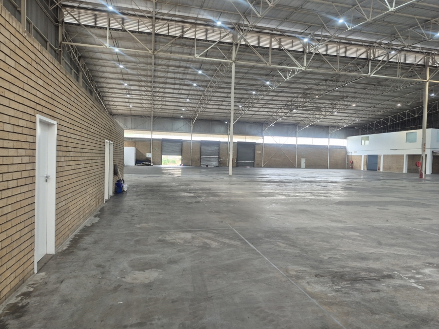 To Let Commercial Property for Rent in Longmeadow Gauteng