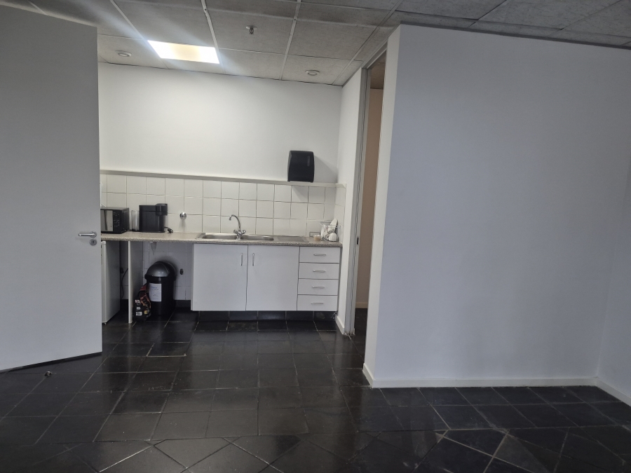 To Let Commercial Property for Rent in Longmeadow Gauteng