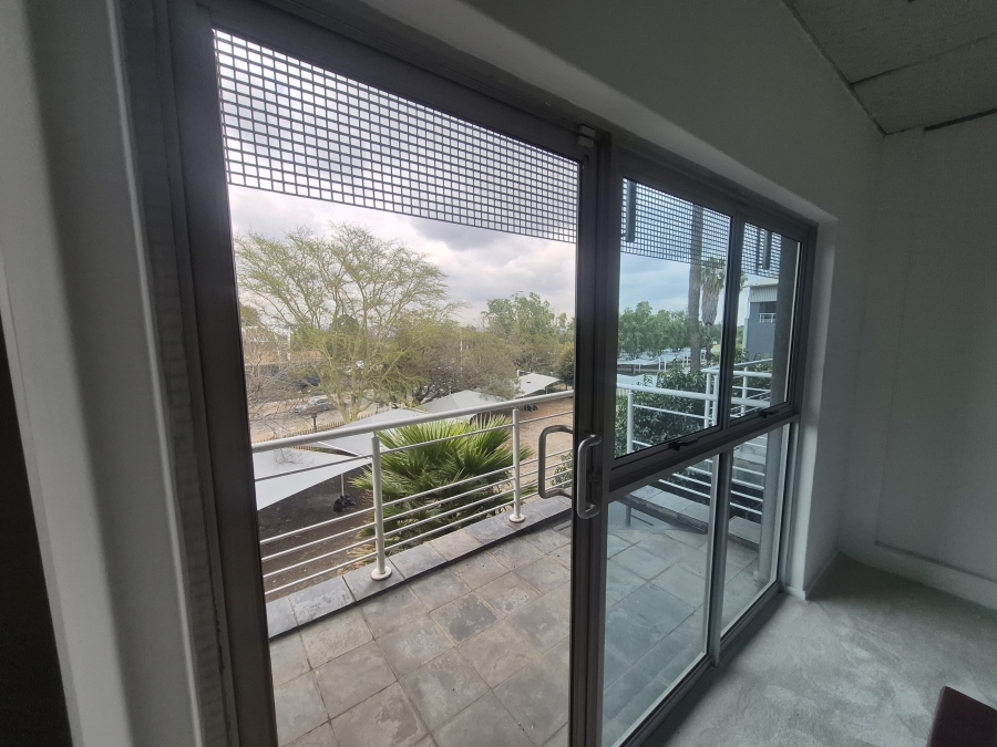 To Let Commercial Property for Rent in Longmeadow Gauteng