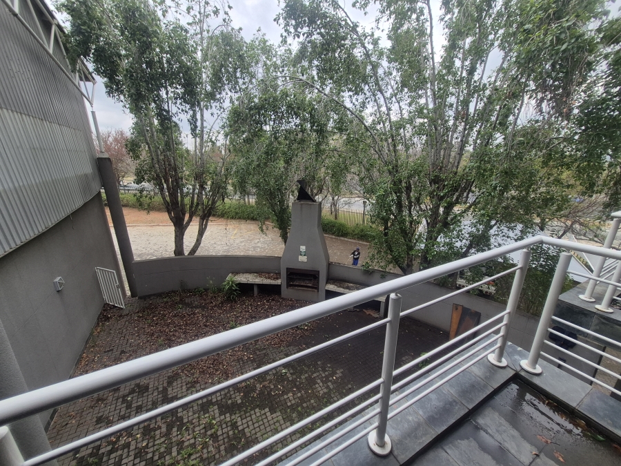 To Let Commercial Property for Rent in Longmeadow Gauteng