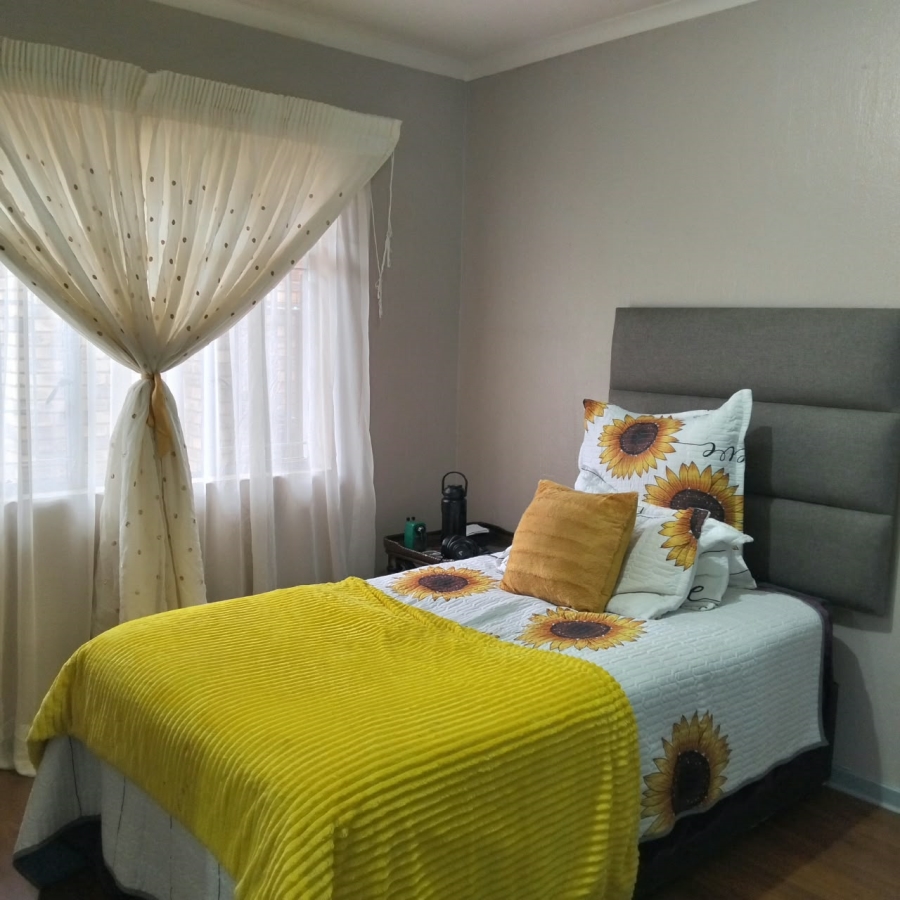 3 Bedroom Property for Sale in Bonaero Park Gauteng