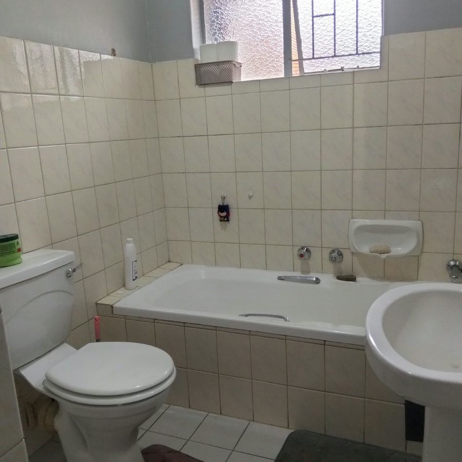 3 Bedroom Property for Sale in Bonaero Park Gauteng