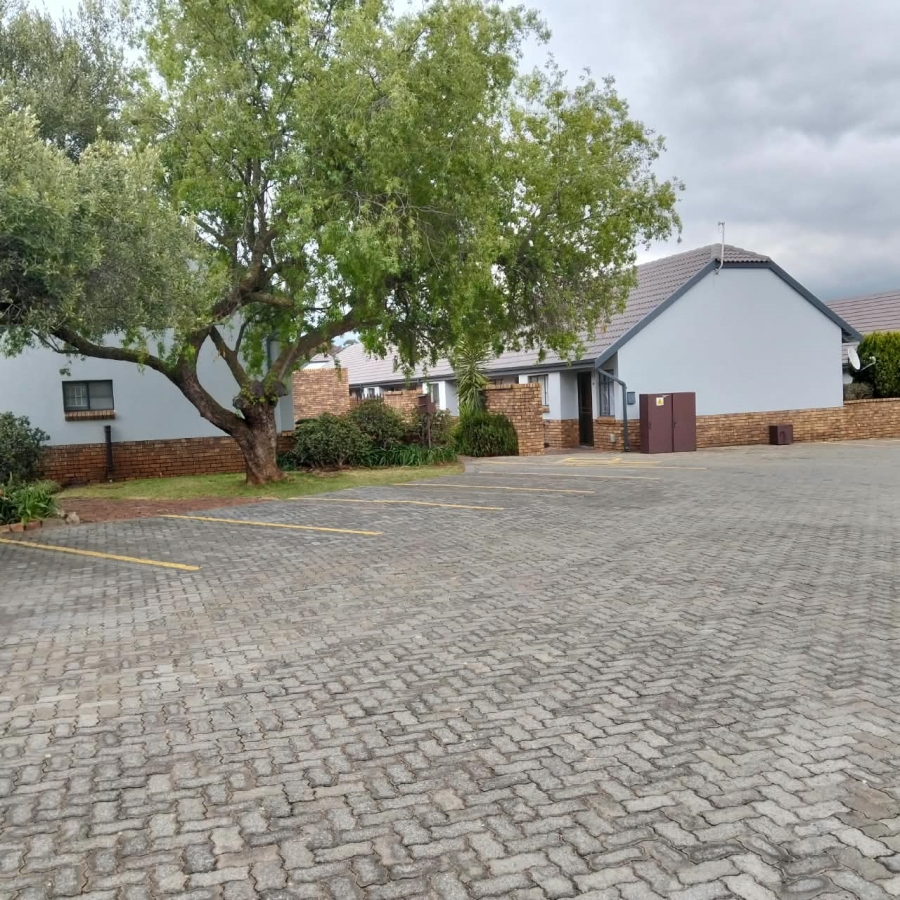 3 Bedroom Property for Sale in Bonaero Park Gauteng
