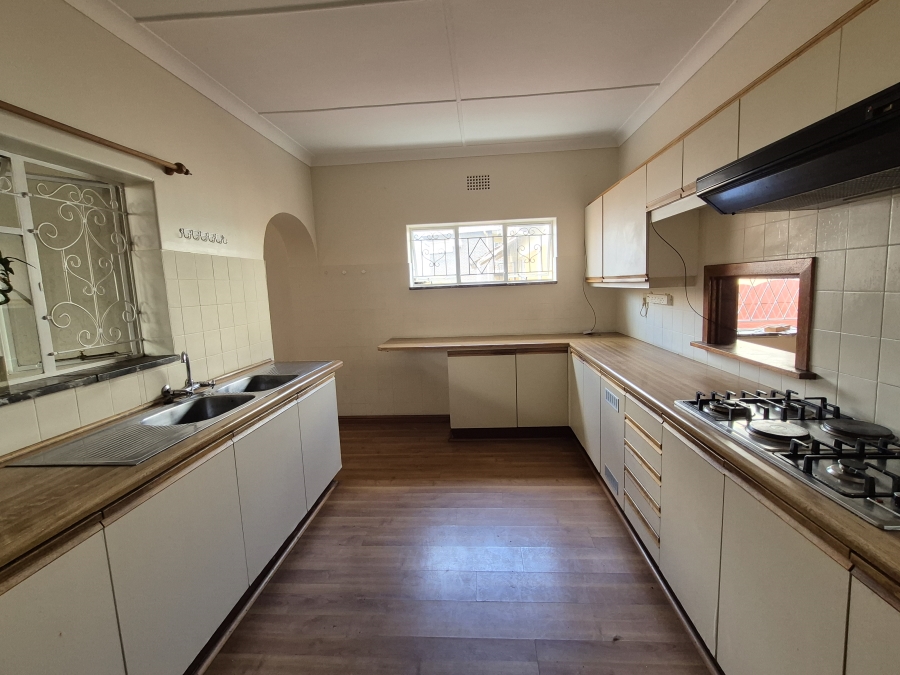 4 Bedroom Property for Sale in Dawnview Gauteng