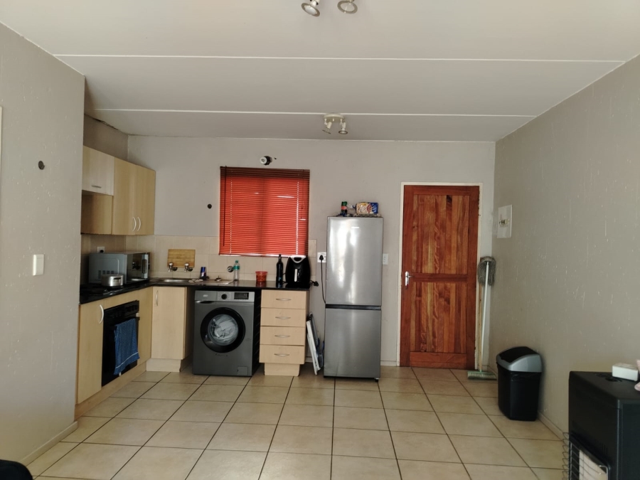 1 Bedroom Property for Sale in Klippoortje Gauteng