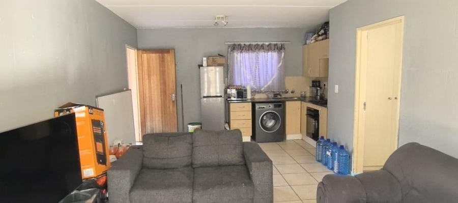 1 Bedroom Property for Sale in Klippoortje Gauteng