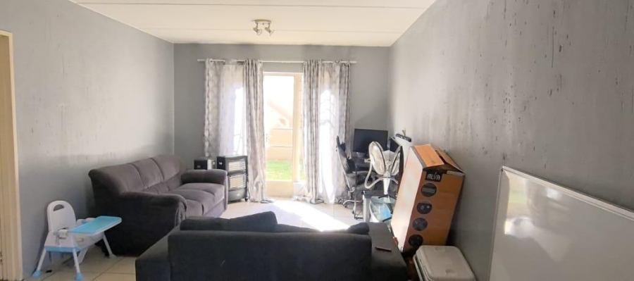 1 Bedroom Property for Sale in Klippoortje Gauteng
