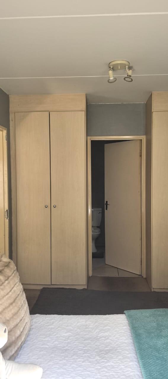 1 Bedroom Property for Sale in Klippoortje Gauteng