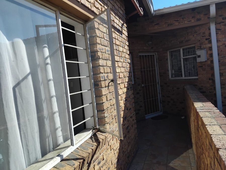 2 Bedroom Property for Sale in Kempton Park Central Gauteng
