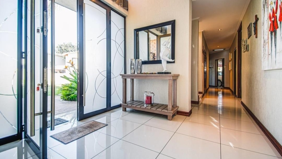 5 Bedroom Property for Sale in Terenure Gauteng