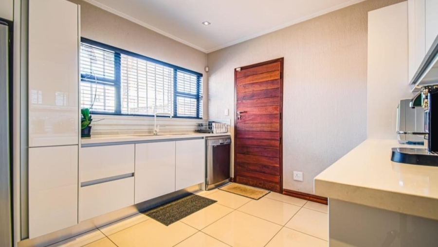 5 Bedroom Property for Sale in Terenure Gauteng