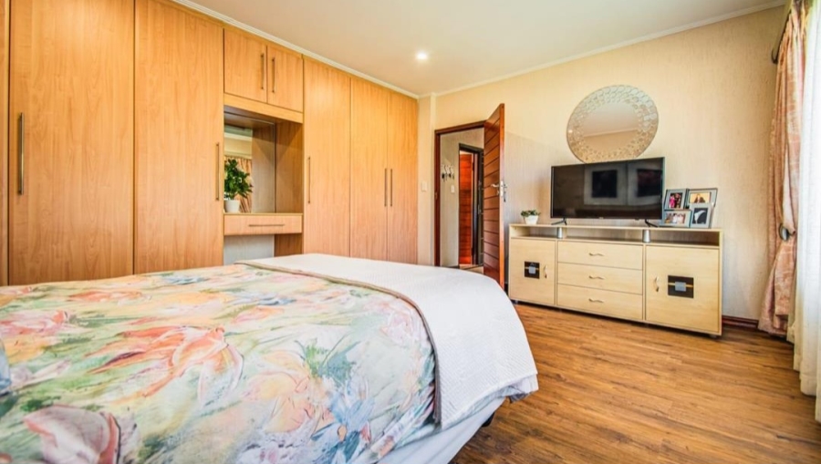 5 Bedroom Property for Sale in Terenure Gauteng