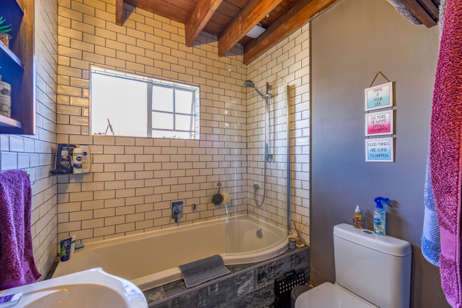 2 Bedroom Property for Sale in Garsfontein Gauteng