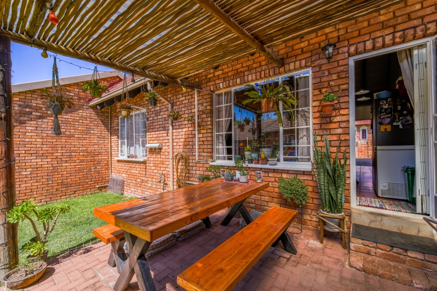 2 Bedroom Property for Sale in Garsfontein Gauteng